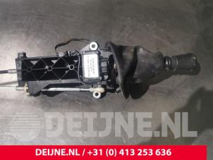 Used Gear stick Mercedes Sprinter 2t (901/902) 208 CDI 16V Price on request offered by van Deijne Onderdelen Uden B.V.
