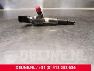Used Injector (diesel) Volvo V40 Cross Country (MZ) 1.6 D2 Price € 125,00 Margin scheme offered by van Deijne Onderdelen Uden B.V.