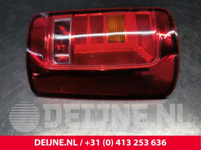 Taillight, left from a Volkswagen Caddy IV 2.0 TDI 75 2016