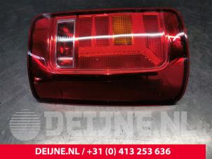 Gebrauchte Rücklicht links Volkswagen Caddy IV 2.0 TDI 75 Preis € 90,75 Mit Mehrwertsteuer angeboten von van Deijne Onderdelen Uden B.V.
