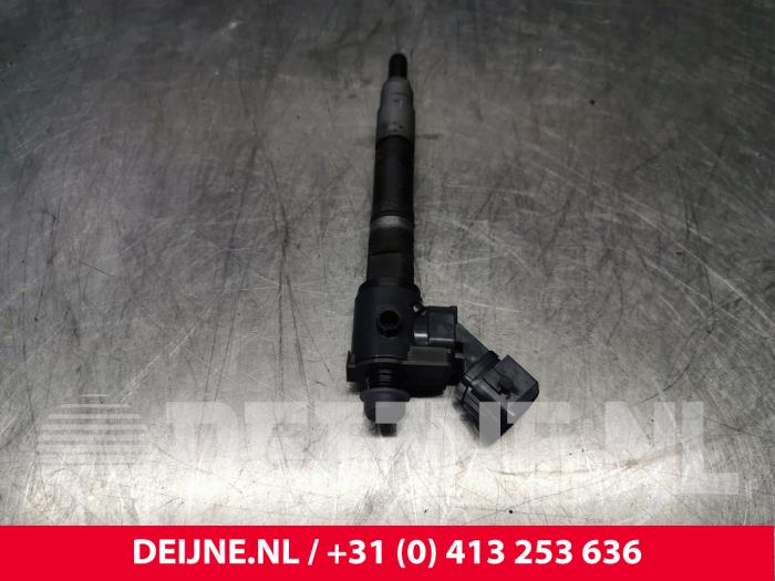 Injector (diesel) from a Volvo V60 I (FW/GW) 2.0 D4 16V 2016
