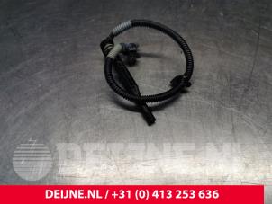Used Oil level sensor Volvo V60 I (FW/GW) 2.0 D4 16V Price € 175,00 Margin scheme offered by van Deijne Onderdelen Uden B.V.