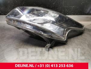 Used Headlight, left Opel Vivaro 1.6 CDTI BiTurbo 120 Price € 242,00 Inclusive VAT offered by van Deijne Onderdelen Uden B.V.