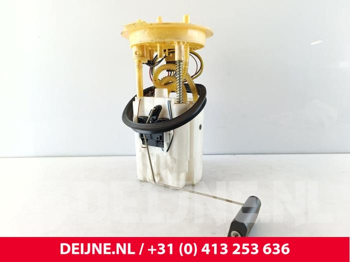 Usagé Pompe à carburant Volkswagen Caddy Cargo V (SBA/SBH) 2.0 TDI BlueMotionTechnology Prix € 84,70 Prix TTC proposé par van Deijne Onderdelen Uden B.V.