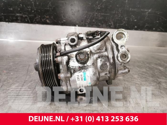 Usagé Pompe clim Opel Combo 1.3 CDTI 16V ecoFlex Prix € 102,85 Prix TTC proposé par van Deijne Onderdelen Uden B.V.