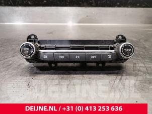Used Radio control panel Ford Transit 2.0 TDCi 16V Eco Blue 130 Price € 30,25 Inclusive VAT offered by van Deijne Onderdelen Uden B.V.