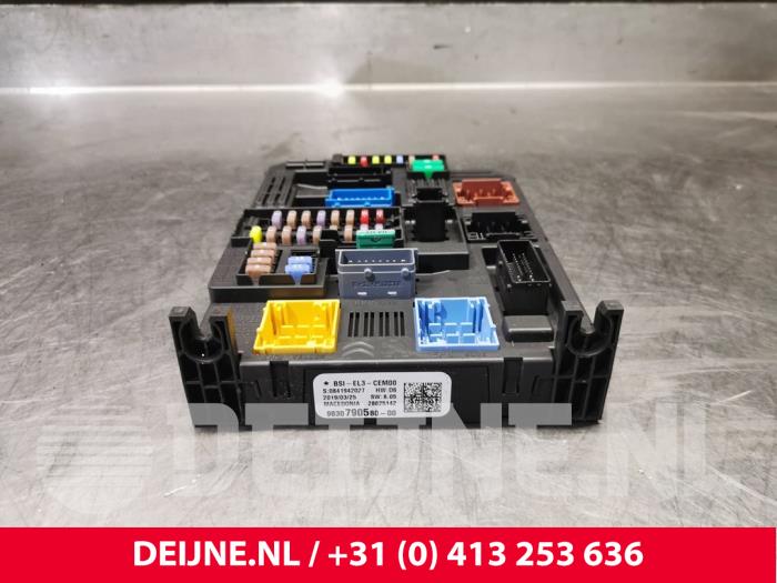 Begagnade Säkringsbox Citroen Jumpy 1.6 Blue HDi 95 Pris € 211,75 Inklusive moms erbjuds av van Deijne Onderdelen Uden B.V.