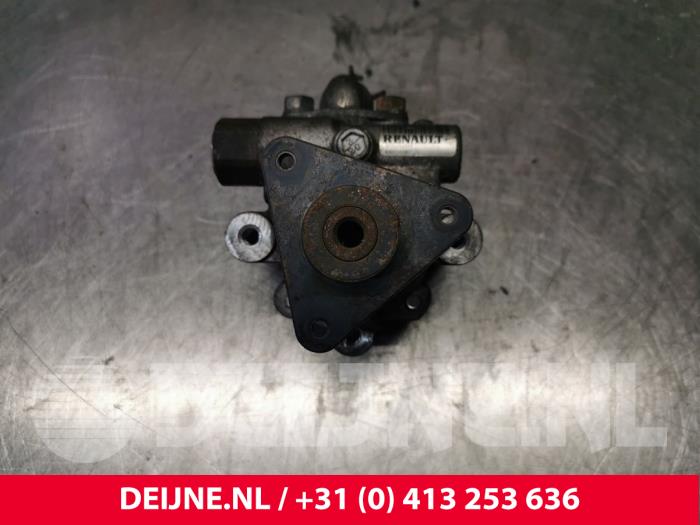 Power steering pump from a Opel Movano 2.3 CDTi 16V RWD 2010