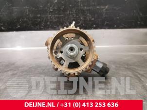 Usagé Pompe haute pression Volvo C30 (EK/MK) 1.6 D 16V Prix € 150,00 Règlement à la marge proposé par van Deijne Onderdelen Uden B.V.