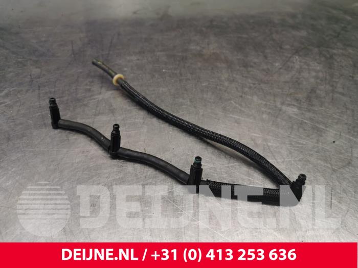 Gebrauchte Brennstoff-Rücklaufleitung Volvo C30 (EK/MK) 1.6 D 16V Preis € 20,00 Margenregelung angeboten von van Deijne Onderdelen Uden B.V.