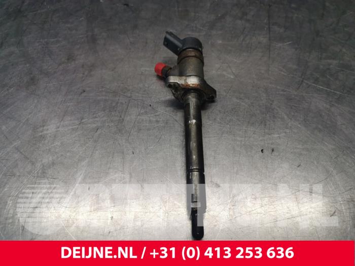 Używane Wtryskiwacz (Diesel) Volvo C30 (EK/MK) 1.6 D 16V Cena € 100,00 Procedura marży oferowane przez van Deijne Onderdelen Uden B.V.
