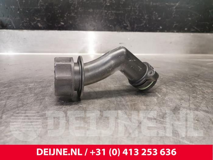 Gebrauchte Öl Füllrohr Iveco New Daily IV Preis € 24,20 Mit Mehrwertsteuer angeboten von van Deijne Onderdelen Uden B.V.