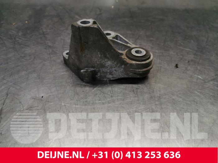 Used Engine mount Volvo V40 (MV) 1.6 D2 Price € 25,00 Margin scheme offered by van Deijne Onderdelen Uden B.V.