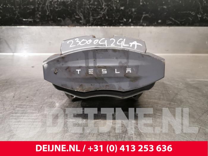 Gebrauchte Bremszange links hinten Tesla Model S 75 Preis € 302,50 Mit Mehrwertsteuer angeboten von van Deijne Onderdelen Uden B.V.