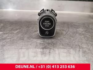 Gebrauchte Start/Stopp Schalter Mercedes Sprinter 3t (910.6) 211 CDI 2.1 D FWD Preis € 18,15 Mit Mehrwertsteuer angeboten von van Deijne Onderdelen Uden B.V.