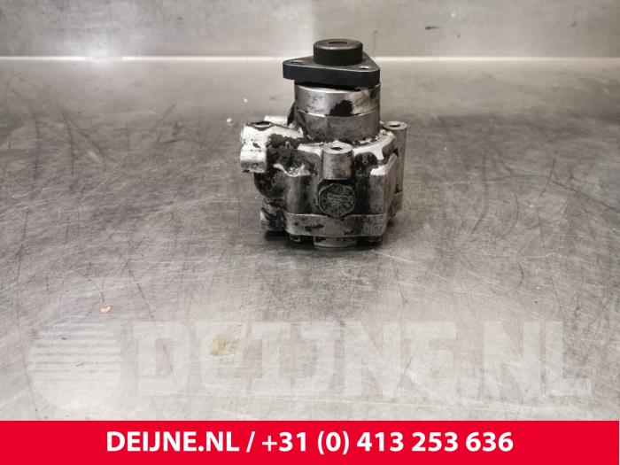 Usagé Pompe de direction Volkswagen Crafter 2.0 TDI 16V Prix € 157,30 Prix TTC proposé par van Deijne Onderdelen Uden B.V.