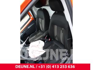 Used Seat, left Fiat Fiorino (225) 1.3 JTD 16V Multijet Price on request offered by van Deijne Onderdelen Uden B.V.