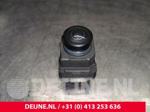 Used Reversing camera Volvo XC40 (XZ) 1.5 T2 12V Price € 150,00 Margin scheme offered by van Deijne Onderdelen Uden B.V.