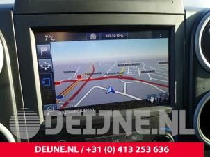 Usados Controlador de pantalla multimedia Peugeot Partner (GC/GF/GG/GJ/GK) 1.6 BlueHDi 100 Precio de solicitud ofrecido por van Deijne Onderdelen Uden B.V.