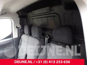 Usagé Cloison cabine Opel Combo Cargo 1.6 CDTI 75 Prix € 211,75 Prix TTC proposé par van Deijne Onderdelen Uden B.V.