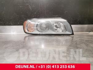 Używane Reflektor prawy Volvo V50 (MW) 2.0 D 16V Cena na żądanie oferowane przez van Deijne Onderdelen Uden B.V.