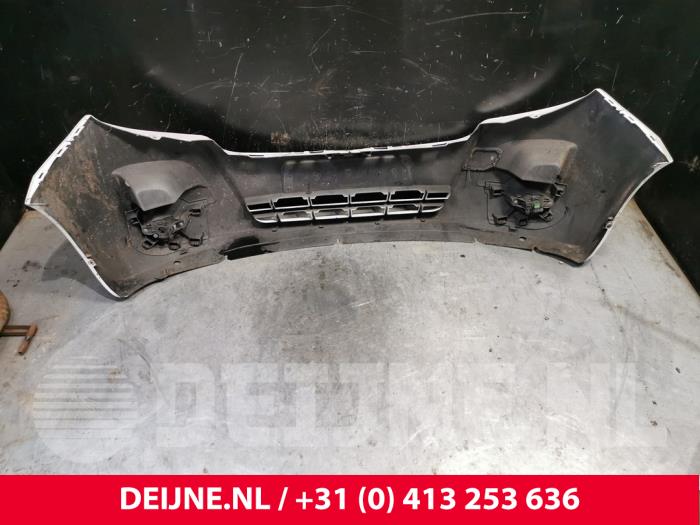 Stoßstange vorne van een Opel Movano 2.3 CDTi 16V RWD 2010