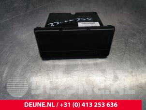 Used Display Multi Media control unit Volvo C70 (MC) 2.5 T5 20V Price € 75,00 Margin scheme offered by van Deijne Onderdelen Uden B.V.