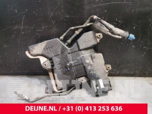 Gebrauchte Adblue Tank Volkswagen Crafter (SY) 2.0 TDI Preis € 635,25 Mit Mehrwertsteuer angeboten von van Deijne Onderdelen Uden B.V.
