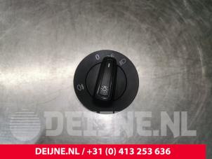 Used Light switch Volkswagen Crafter (SY) 2.0 TDI Price € 36,30 Inclusive VAT offered by van Deijne Onderdelen Uden B.V.