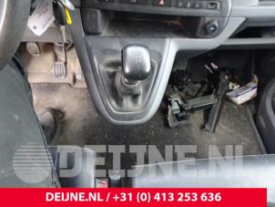 Usados Palanca de cambios Toyota ProAce 1.6 D-4D 115 16V Worker Precio de solicitud ofrecido por van Deijne Onderdelen Uden B.V.