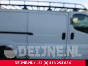 Używane Drzwi przesuwne prawe Renault Trafic New (FL) 2.0 dCi 16V 90 Cena na żądanie oferowane przez van Deijne Onderdelen Uden B.V.