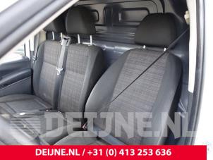 Usados Asiento izquierda Mercedes Vito (447.6) 1.6 111 CDI 16V Precio € 242,00 IVA incluido ofrecido por van Deijne Onderdelen Uden B.V.