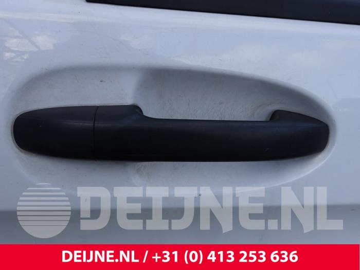 Sliding door handle, right from a Mercedes-Benz Vito (447.6) 1.6 111 CDI 16V 2015