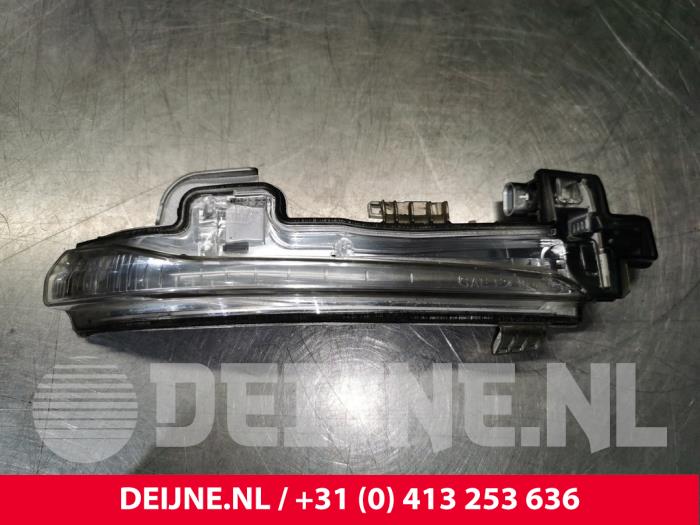 Begagnade Indikator, höger Volvo V40 Cross Country (MZ) 1.6 D2 Pris € 20,00 Marginaltabell erbjuds av van Deijne Onderdelen Uden B.V.