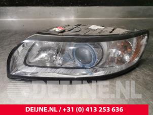 Used Headlight, left Volvo V50 (MW) 2.0 D 16V Price € 300,00 Margin scheme offered by van Deijne Onderdelen Uden B.V.