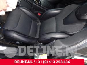 Gebrauchte Verkleidung Set (komplett) Tesla Model S 75D Preis € 968,00 Mit Mehrwertsteuer angeboten von van Deijne Onderdelen Uden B.V.