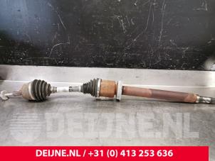 Used Front drive shaft, right Volvo V40 (MV) 2.0 D2 16V Price on request offered by van Deijne Onderdelen Uden B.V.