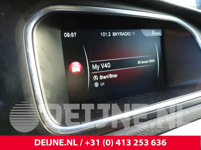 Anzeige Innen van een Volvo V40 (MV) 2.0 D2 16V 2015