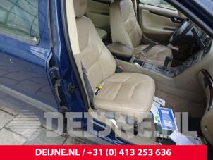 Used Seat, right Volvo V70 (SW) 2.4 T 20V Price on request offered by van Deijne Onderdelen Uden B.V.