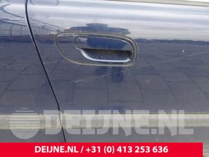 Usados Mecanismo de cerradura de puerta de 4 puertas derecha delante Volvo V70 (SW) 2.4 T 20V Precio € 50,00 Norma de margen ofrecido por van Deijne Onderdelen Uden B.V.