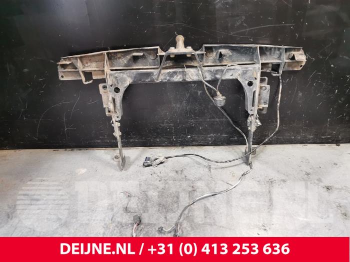 Używane Hak holowniczy Renault Master III (JV) 2.3 dCi 16V 150 Cena € 181,50 Z VAT oferowane przez van Deijne Onderdelen Uden B.V.
