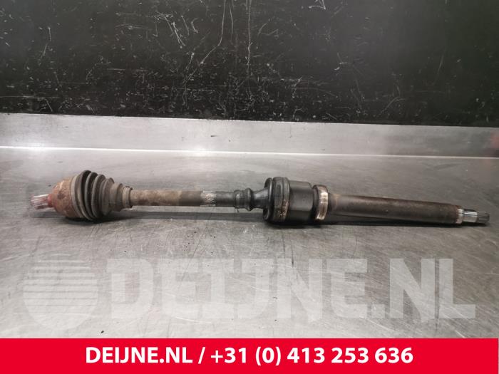 Front drive shaft, right from a Ford Focus C-Max 1.6 16V 2005