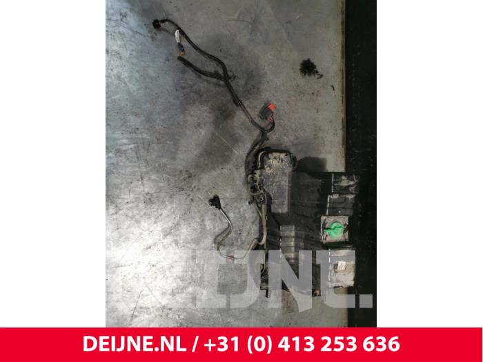 Gebrauchte Adblue Tank Renault Master III (JV) 2.3 dCi 16V 150 Preis € 1.028,50 Mit Mehrwertsteuer angeboten von van Deijne Onderdelen Uden B.V.