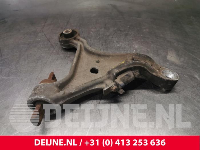 Front lower wishbone, left from a Volvo S60 I (RS/HV) 2.4 20V 140 2002