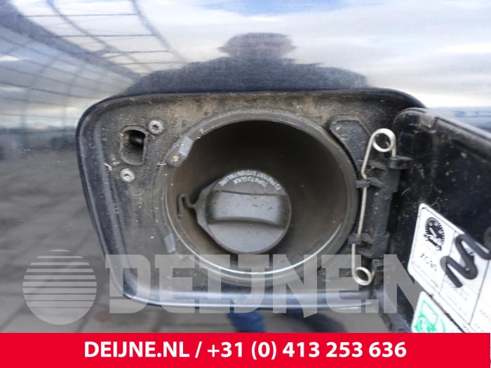 Tank cap cover from a Volvo XC90 I 2.9 T6 24V 2003