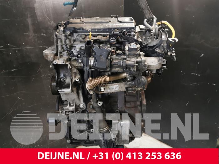 Motor van een Opel Movano 2.3 CDTi 16V FWD 2013