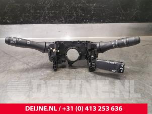 Używane Przelacznik Combi kolumny kierownicy Renault Trafic (1FL/2FL/3FL/4FL) 2.0 dCi 16V 130 Cena € 133,10 Z VAT oferowane przez van Deijne Onderdelen Uden B.V.
