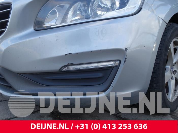Front bumper Volvo V60 I 2.0 D3 20V 477 - 39831624