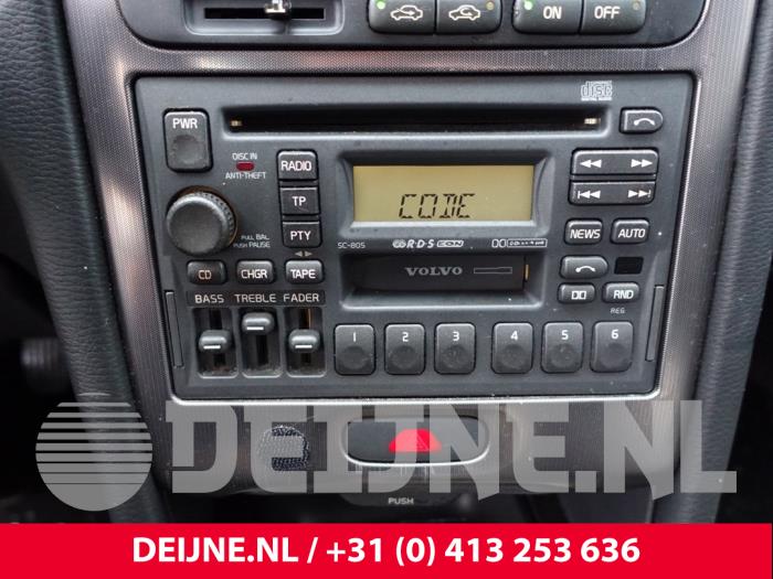 Radio van een Volvo C70 (NK) 2.5 Turbo LPT 20V 1998