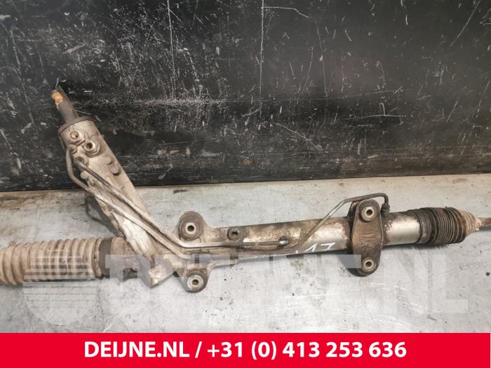 Power steering box from a Mercedes-Benz Sprinter 2t (901/902) 208 CDI 16V 2000